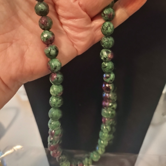 🌹Ruby Zoisite Beaded Necklace - Picture 3 of 5
